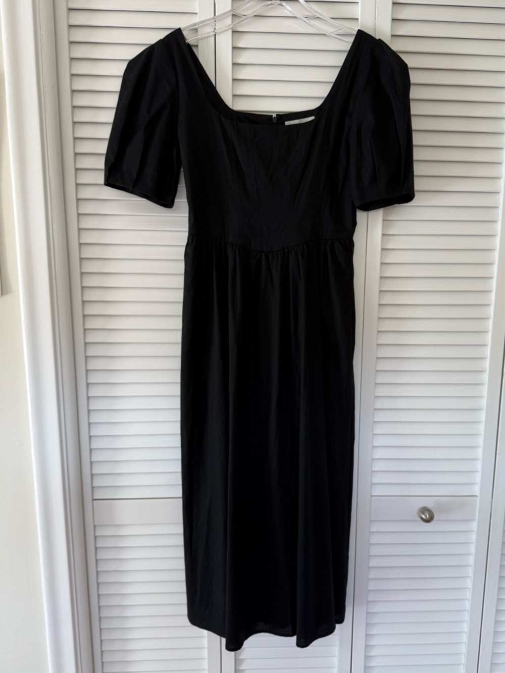 WAYF Short sleeve midi dress in Black NWOT size S